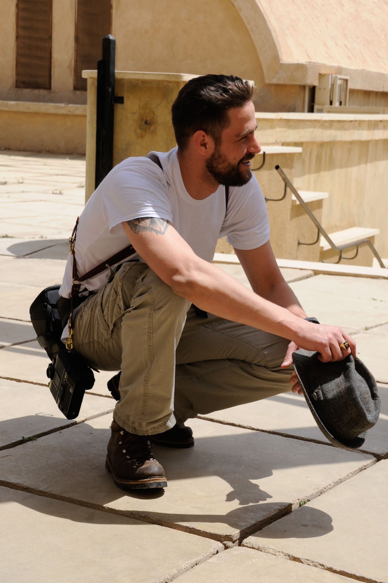 André Braun, Inhaber und Gründer von Krützberg, testet den ersten ZeithalterKameragurt bei einer Dokureise auf Herz und Nieren.